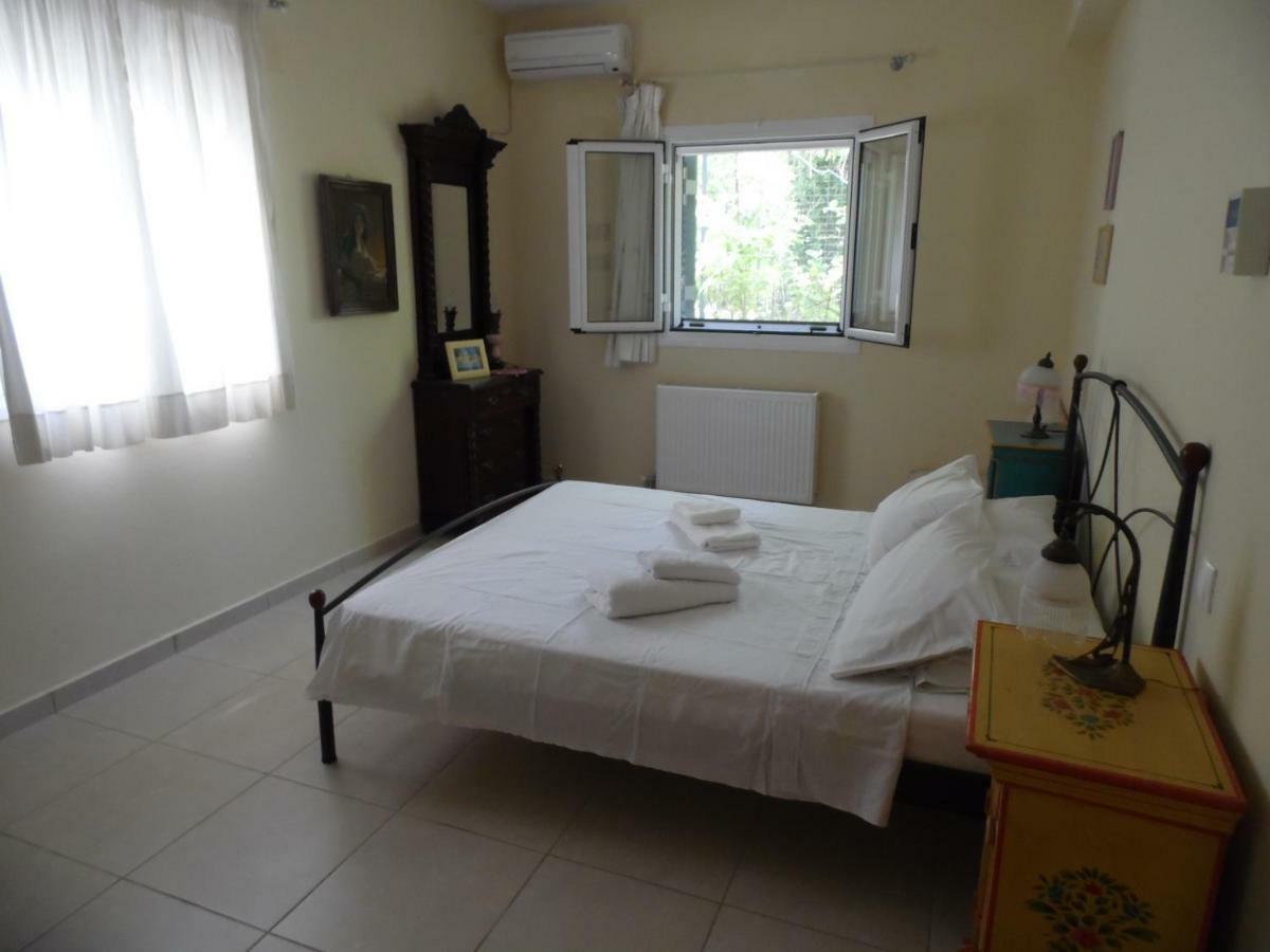 Theni Olive Grove Villa Kato Yerakarion Eksteriør billede
